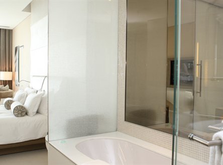 Deluxe King Room at Yas Viceroy Hotel